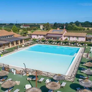 Fattoria Palazzeta - Pet & Family Friendly Aparthotel